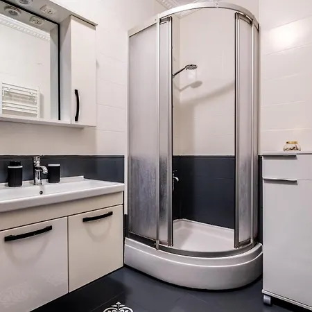 Apartment Flat Near Shopping Malls In Kagithane Istanbul